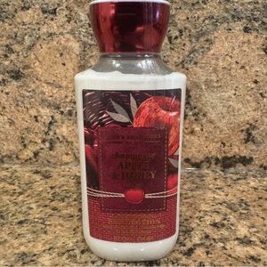 Bath and Body Works “Champagne Apple & Honey” Body Lotion